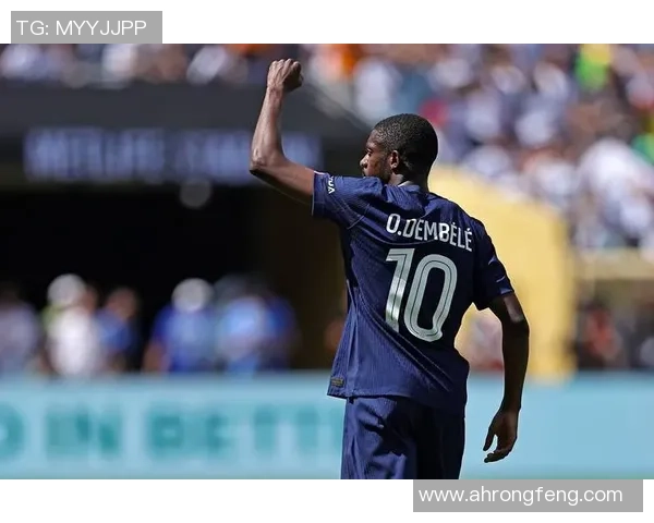 35岁以上依然活跃在赛场的世界著名足球球星有哪些