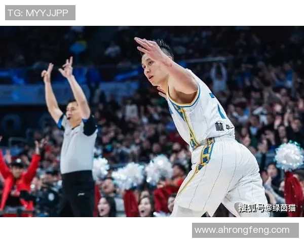 CBA球星跨界绿茵展风采篮球激情与足球魅力完美融合