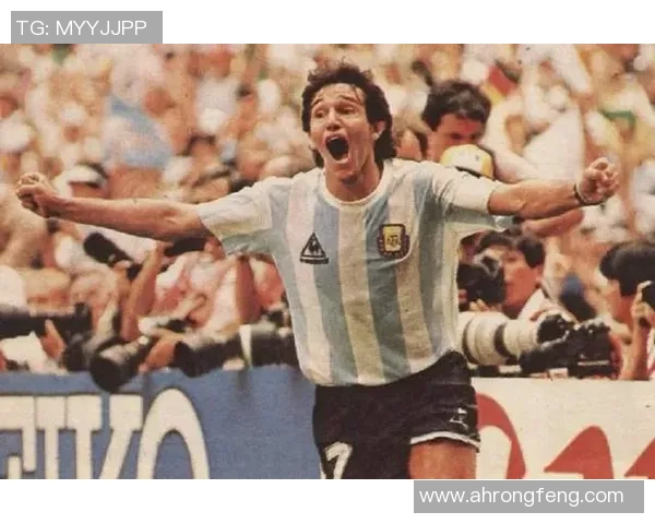 传奇足球巨星马拉多纳：辉煌前传